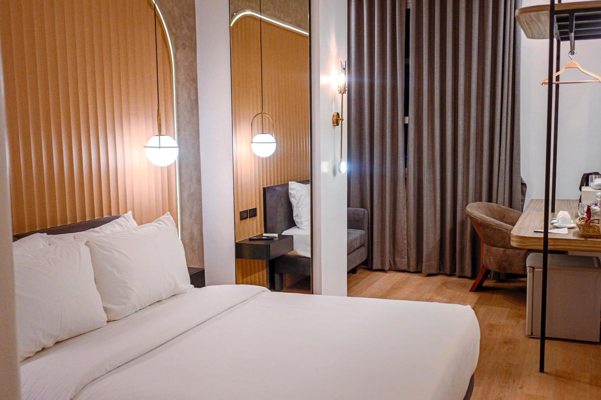Azzurro Hotel Анхелес Екстериор снимка