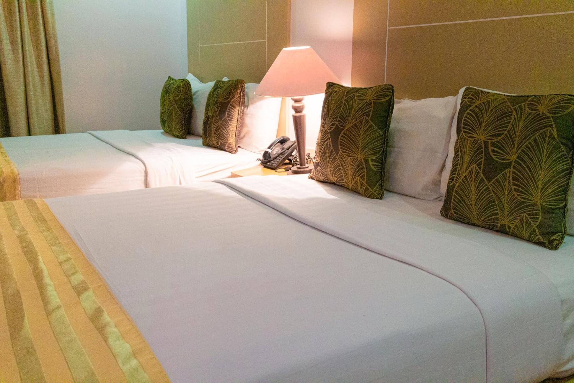 Azzurro Hotel Анхелес Екстериор снимка