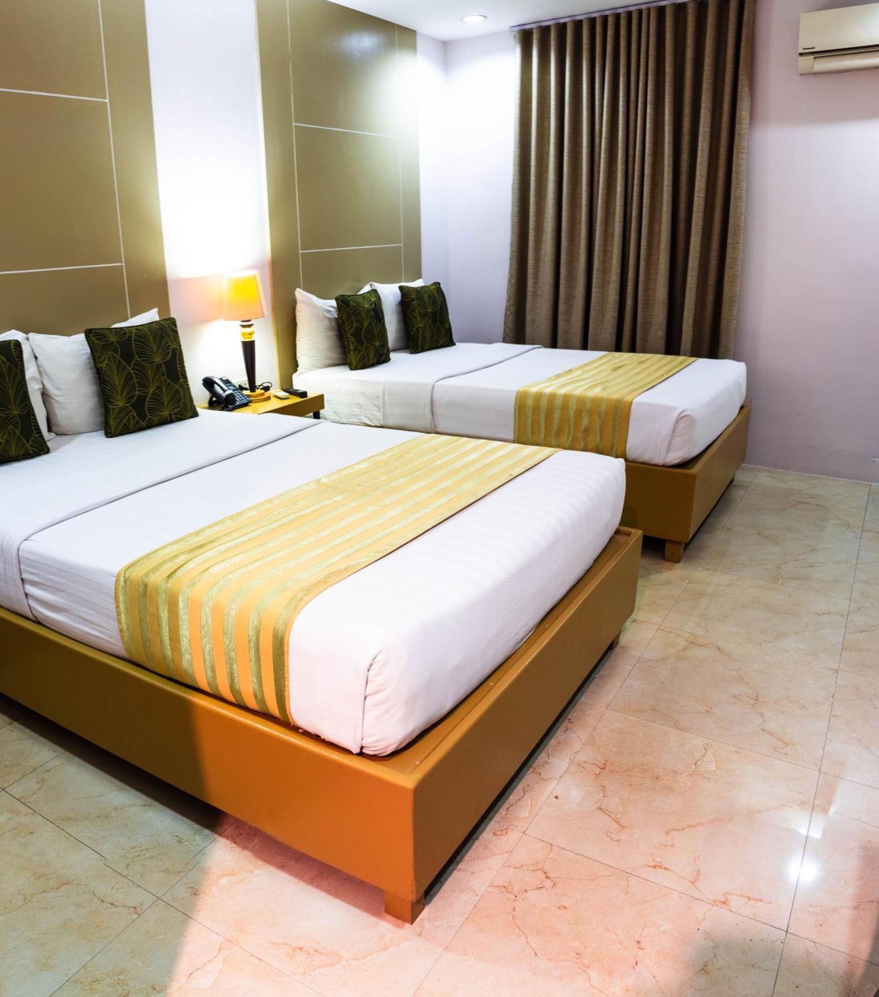Azzurro Hotel Анхелес Екстериор снимка