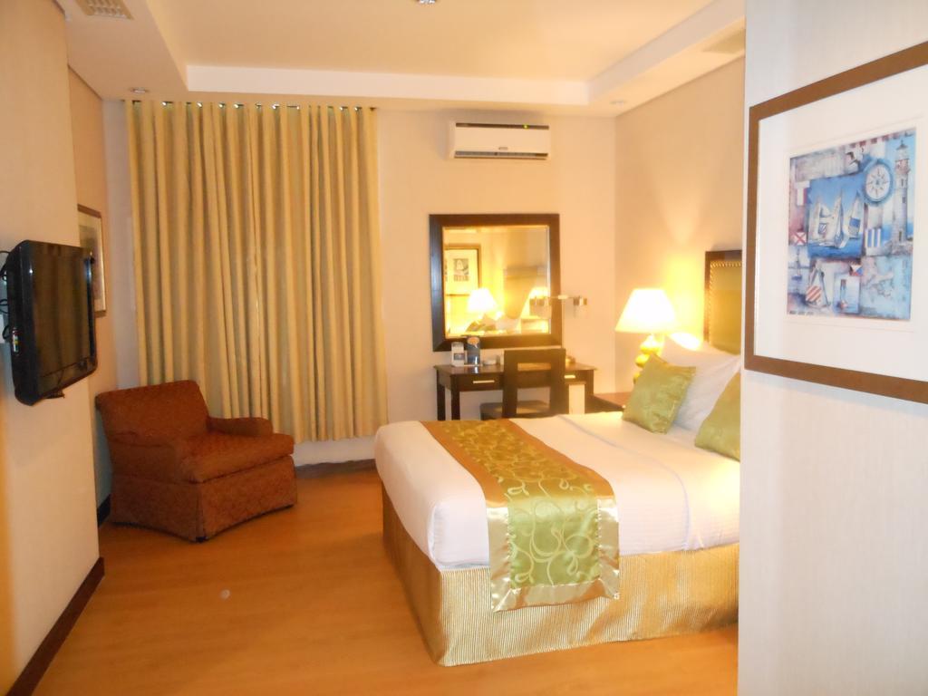 Azzurro Hotel Анхелес Стая снимка