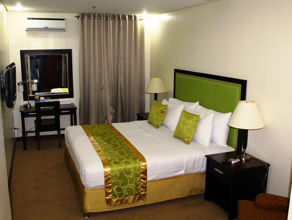 Azzurro Hotel Анхелес Екстериор снимка